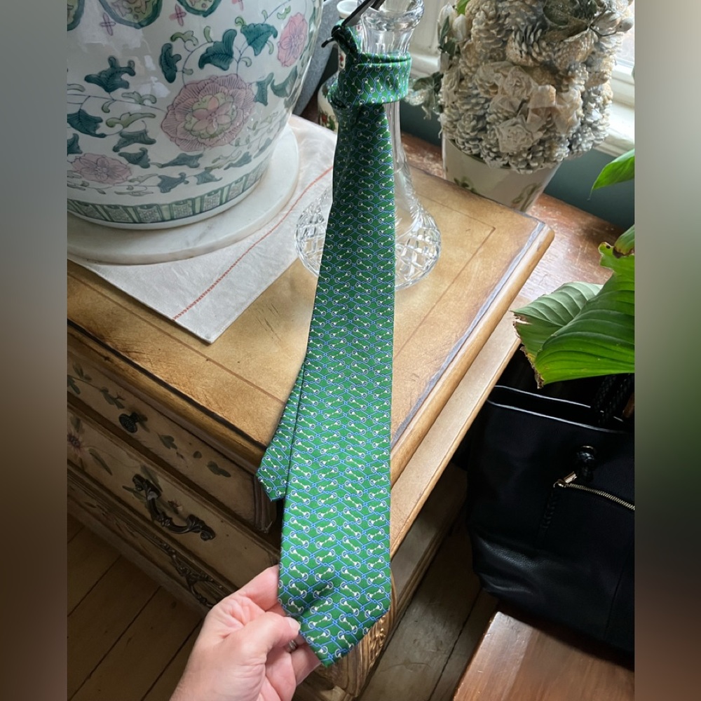 ☘️ Brooks Brothers Tie